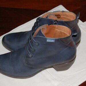 Pikolinos Deep Blue Leather Short Boot With Brown Accents Size 40